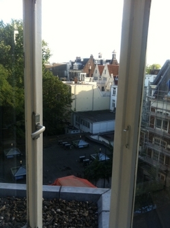 ams-hotel-window-kara.jpgのサムネール画像